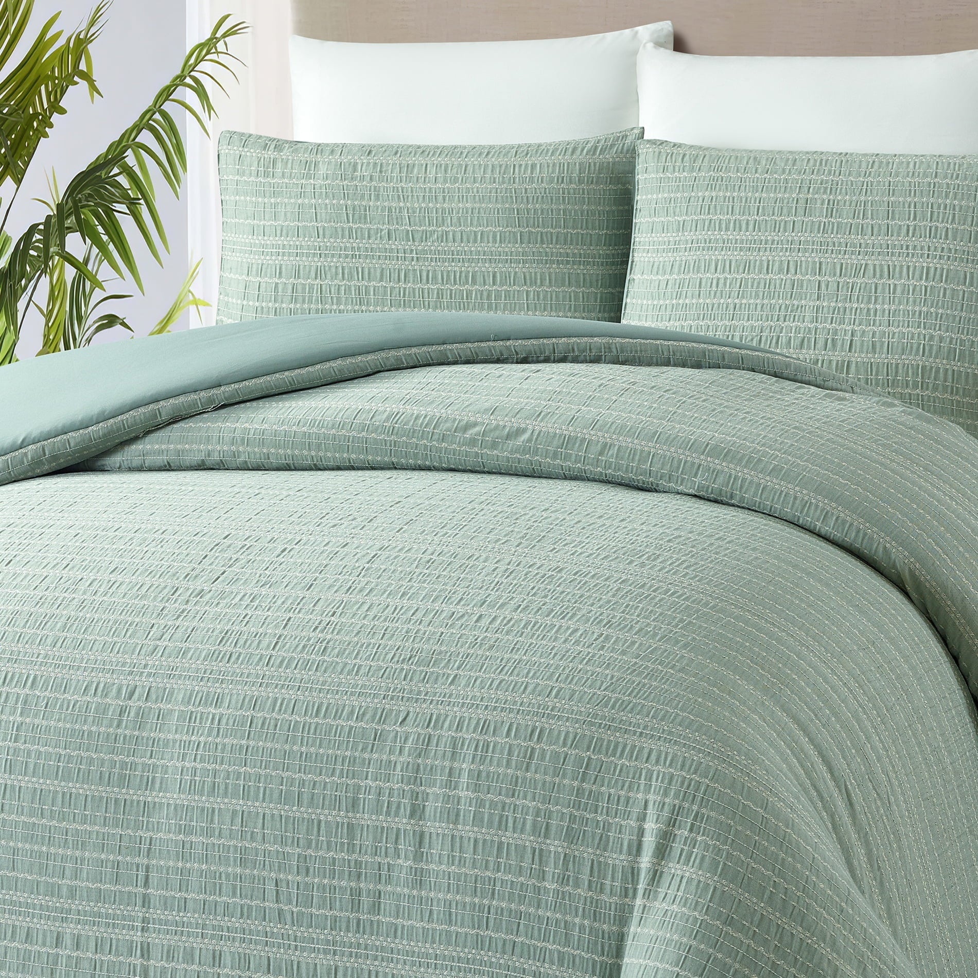 Hypoallergenic Cloud Crafted Woven 3-Piece Comforter Set, Green River, Full Queen, All Ages - Luxurious Quilted Duvet Cover Set Detail