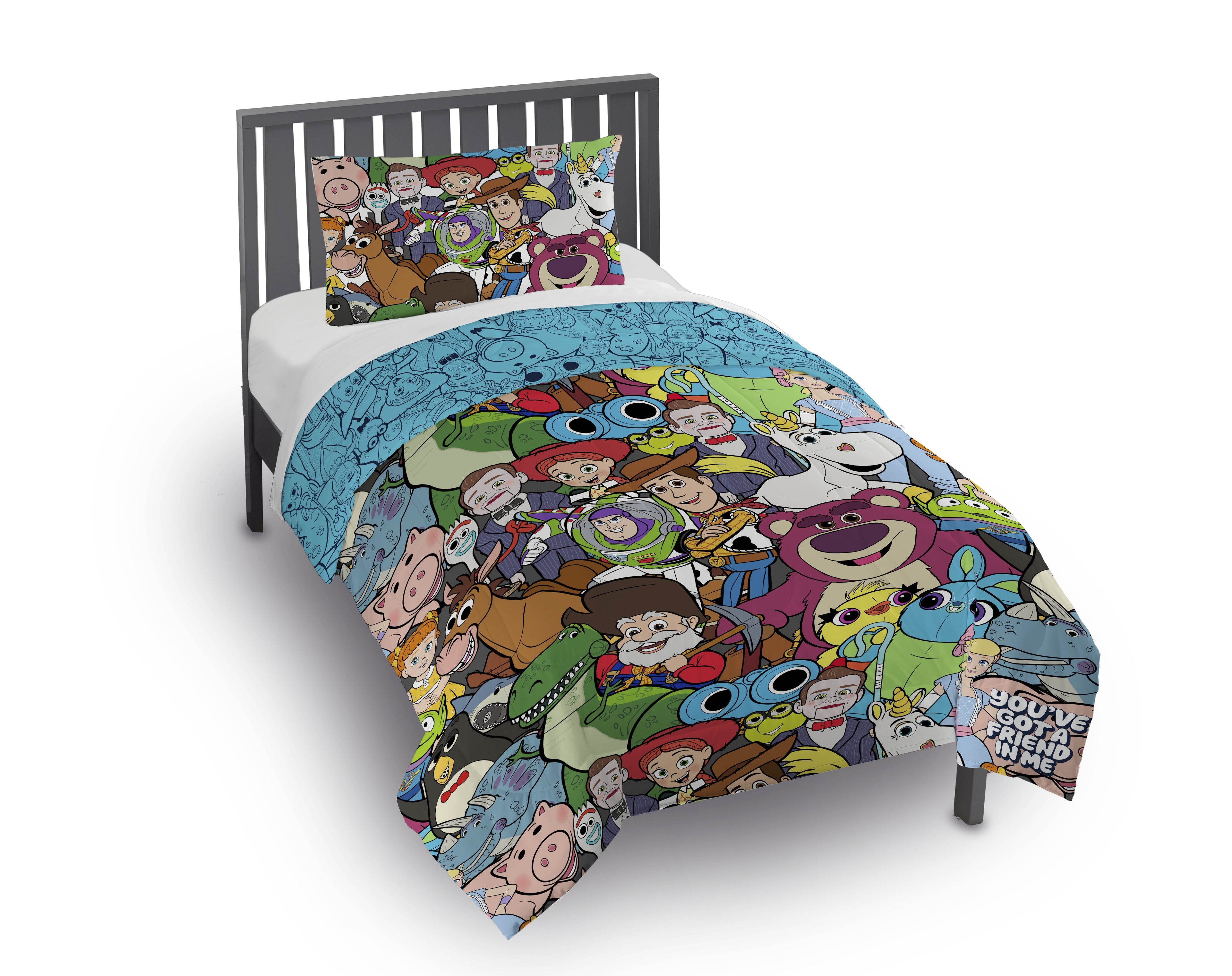 Fluffy Down Alternative You've Got a Friend Reversible Comforter and Pillowcase Set, Twin/Full, Kids Bedding - Hypoallergenic Ultra-Fluffy Quilt for Winter Detail