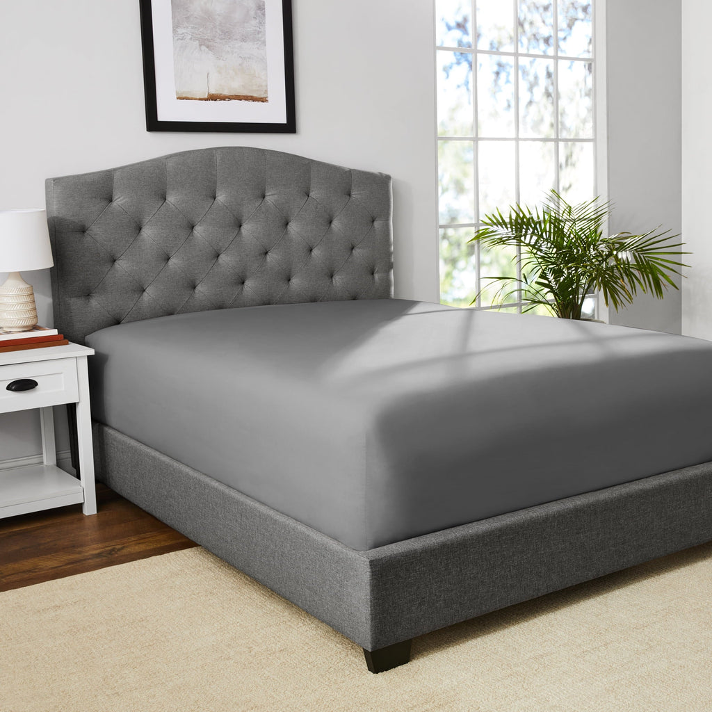 Wrinkle-Resistant Easy Care 300 Thread Count Solid Soothing-Gray CVC Cotton Blend Fitted Sheet, King (Adult) - Premium Ultra-Soft Pillowcase Pair for Sleeping Detail