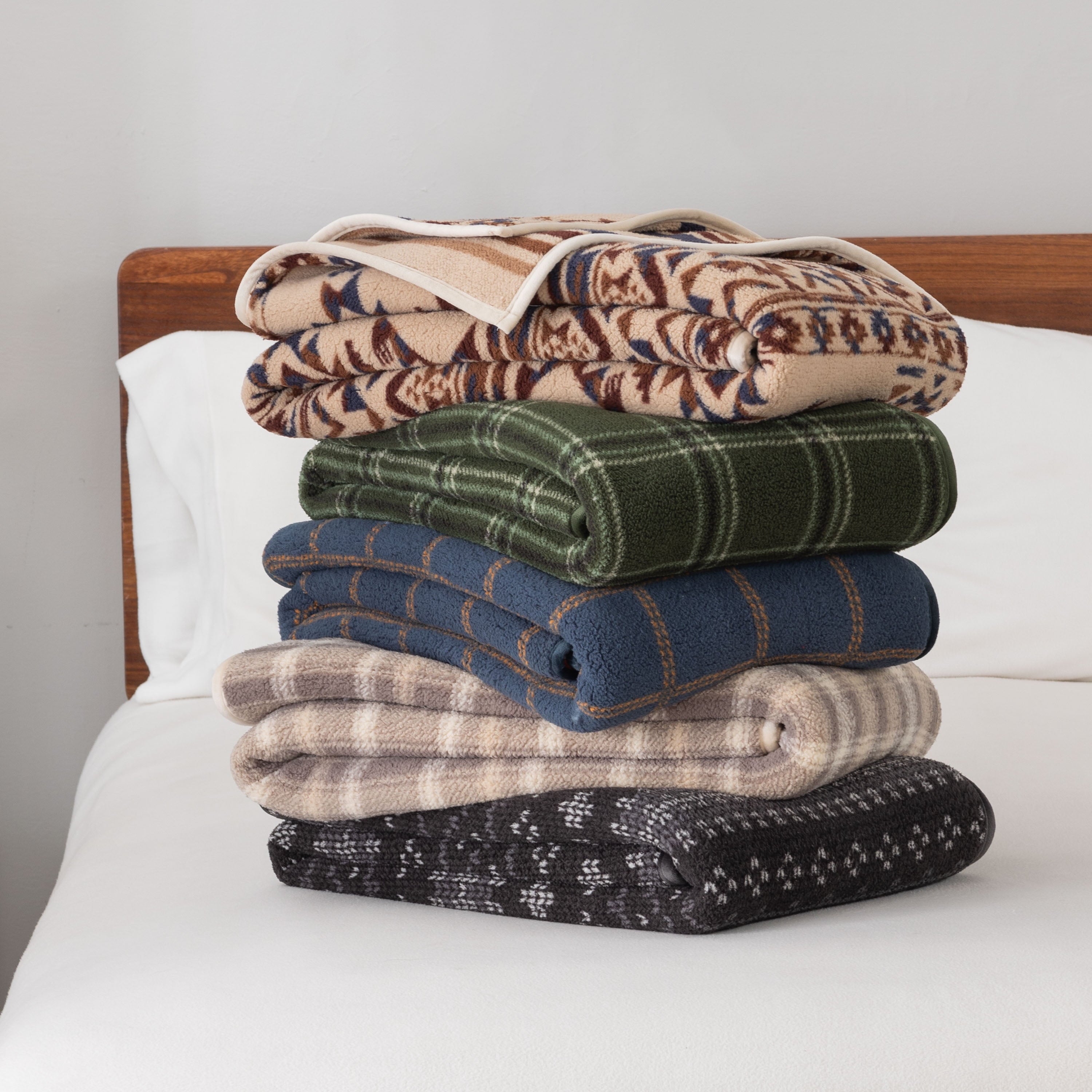 Super Soft Flannel Berkshire Life Reversible Printed Hampshire Soft Throw Blanket, Glacier Fair Isle - Luxury Knitted Decorative Throw Blanket with Fringes Detail