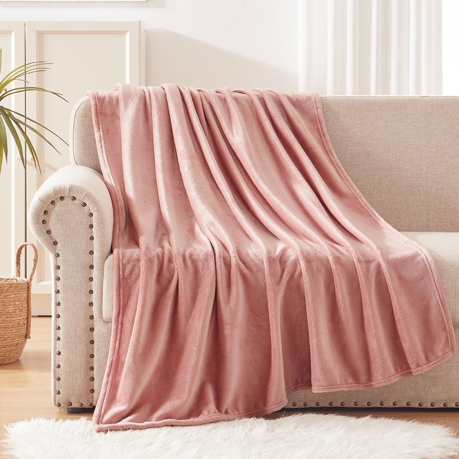 Lightweight Warm Fleece Throw Blanket for Couch, Sofa, Super Soft and Warm Blankets, Pink Throw All Season Use, Cozy, Plush, Lightweig... - Luxury Knitted Decorative Throw Blanket with Fringes Detail