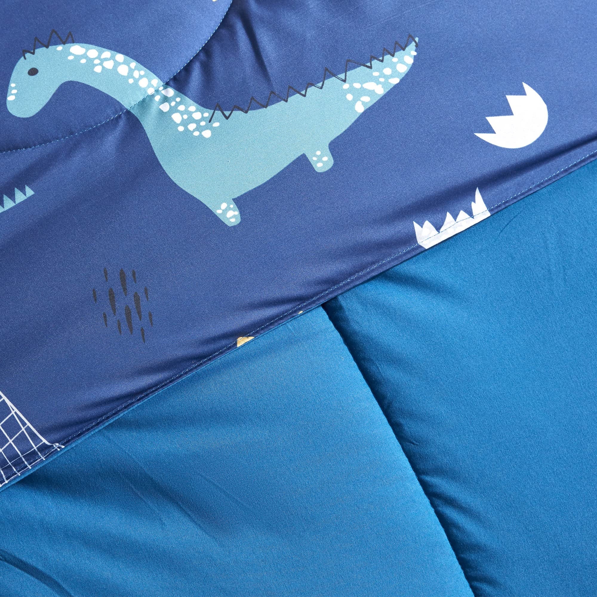 Hypoallergenic Cloud Kids Bedding Comforter Set Twin/Twin Xl Size - Super Soft & Cute Printed 2-Piece Comforter Set All Seasons for Boys, ... - All-Season Down Alternative Comforter Insert Detail