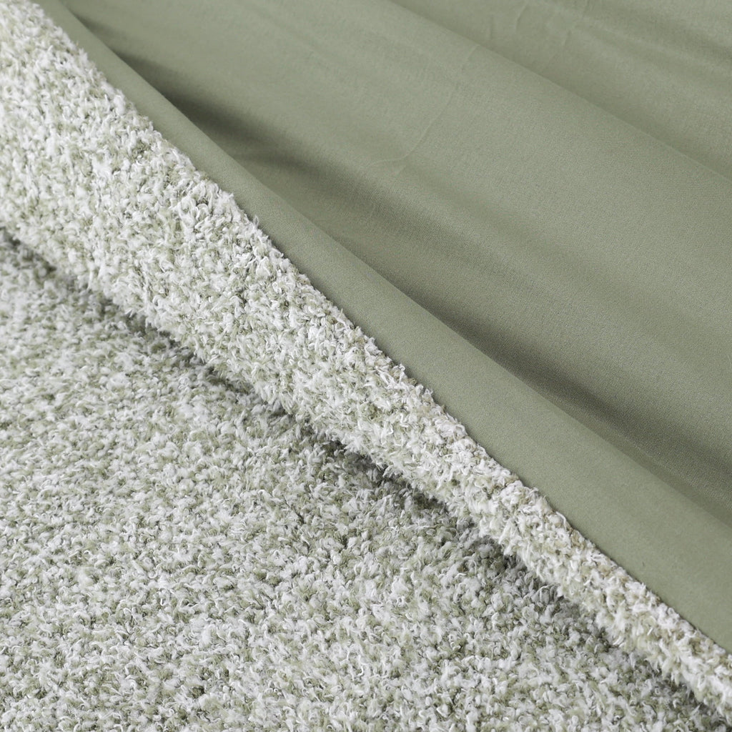 Luxurious Quilted King, Comforter Set with Shams - Soft and Cozy, Green - All-Season Down Alternative Comforter Insert Detail
