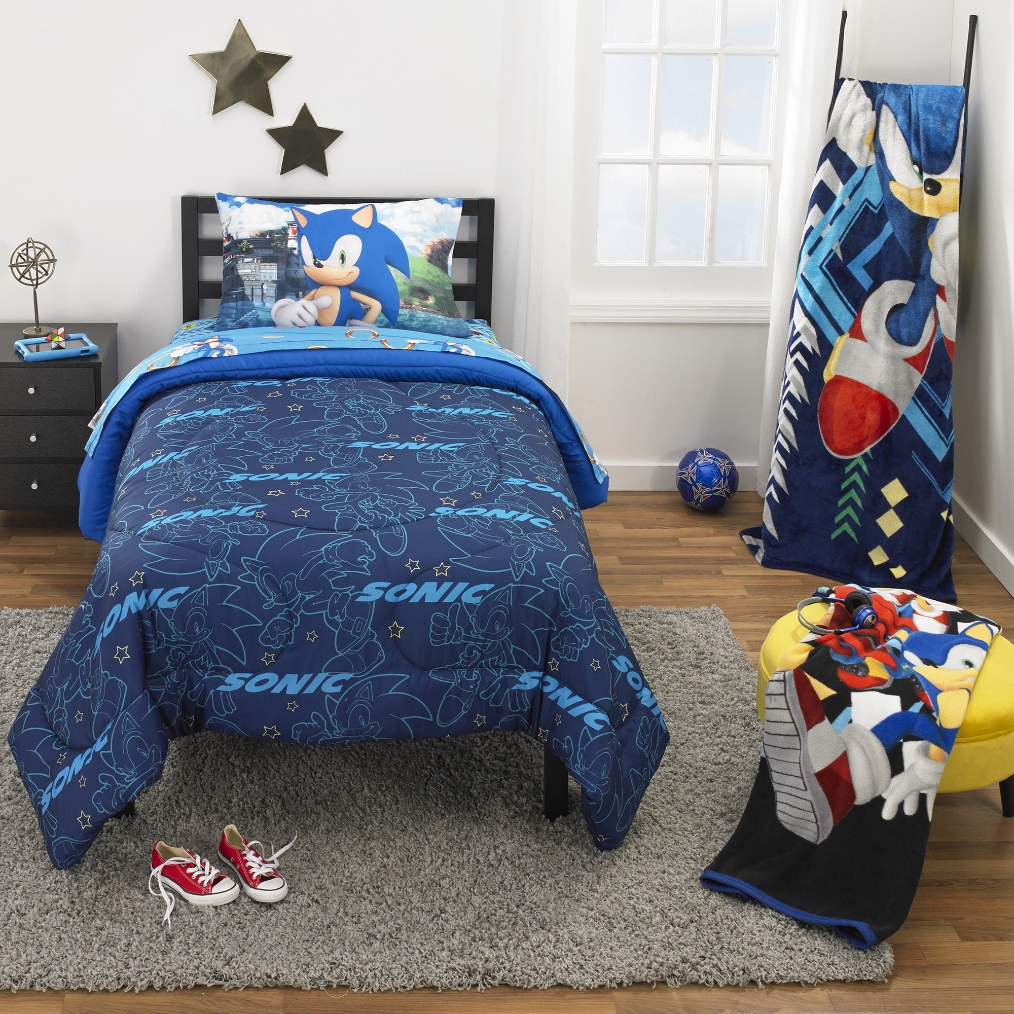 Heavyweight Warmth Sonic the Hedgehog Kids 2 Piece Blue Green Reversible Comforter and Pillowcase set, Twin/full - Luxurious Quilted Duvet Cover Set Detail