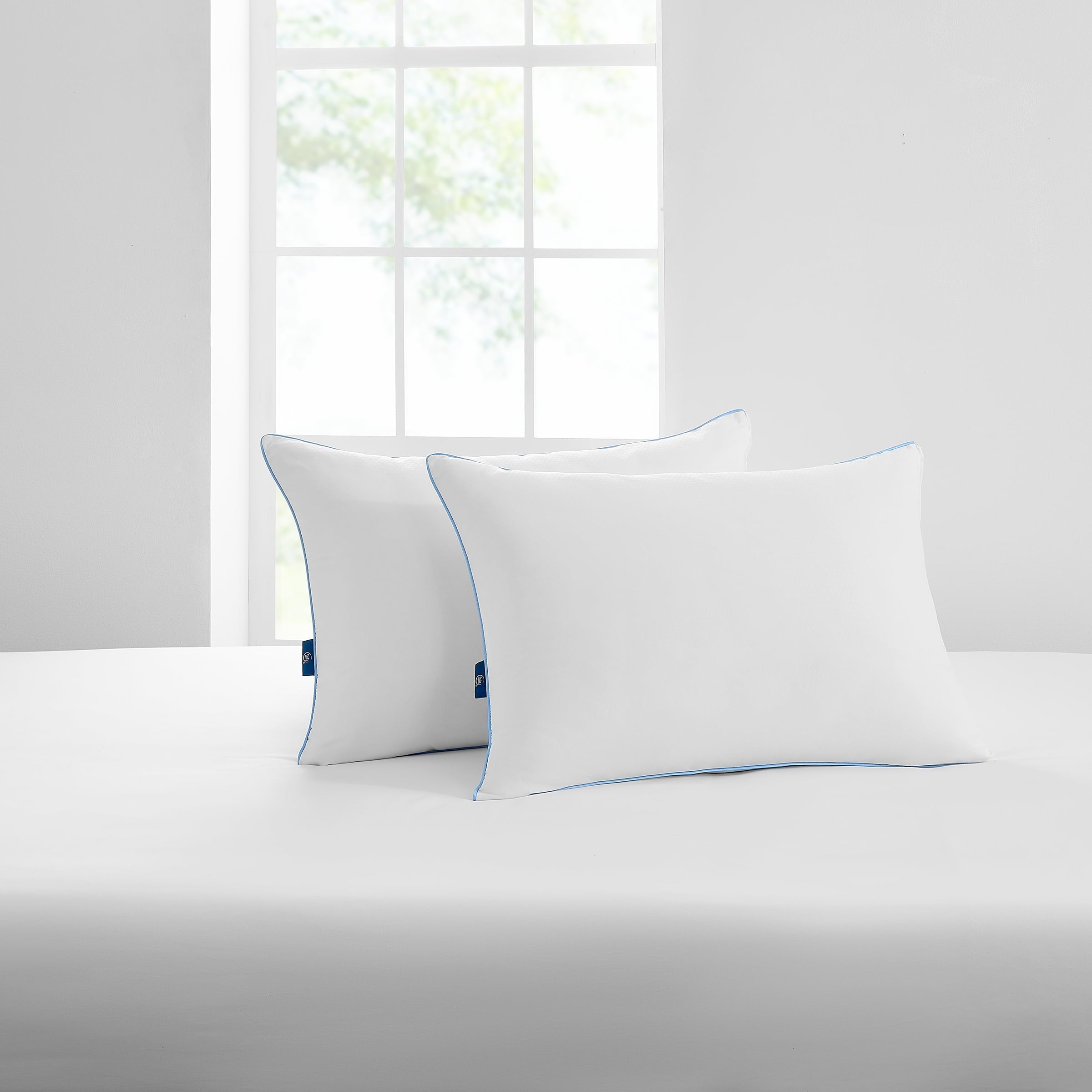 Hotel Collection Cool Nites Bed Pillow, Standard/Queen, 2 Pack - Decorative Throw Pillow Cushion for Sofa & Bed Detail