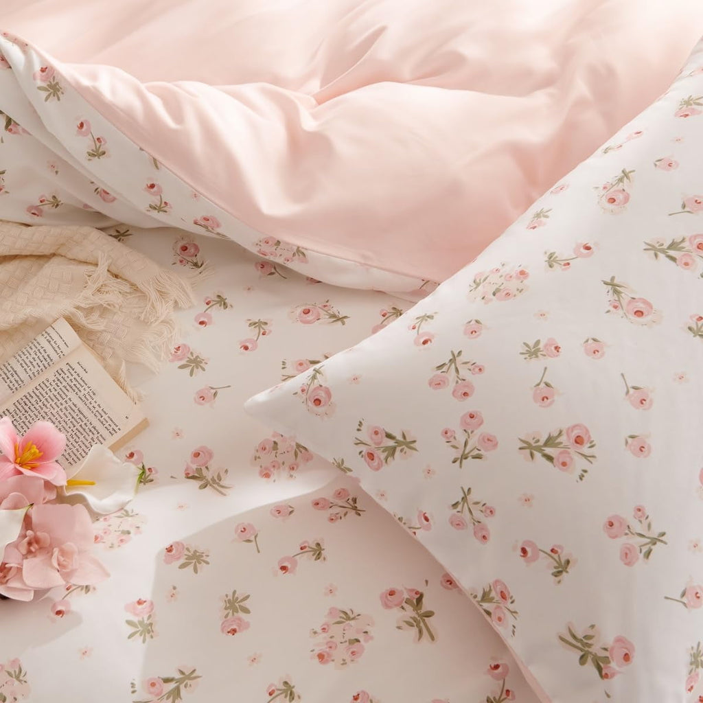 Luxurious Quilted Pink loyalty Floral Comforter Queen Sets, 3 Pieces Chic Botanical Pink White Floral Reversible Comforter for All Season - Cloud-Like Soft Lightweight Bed Comforter Detail