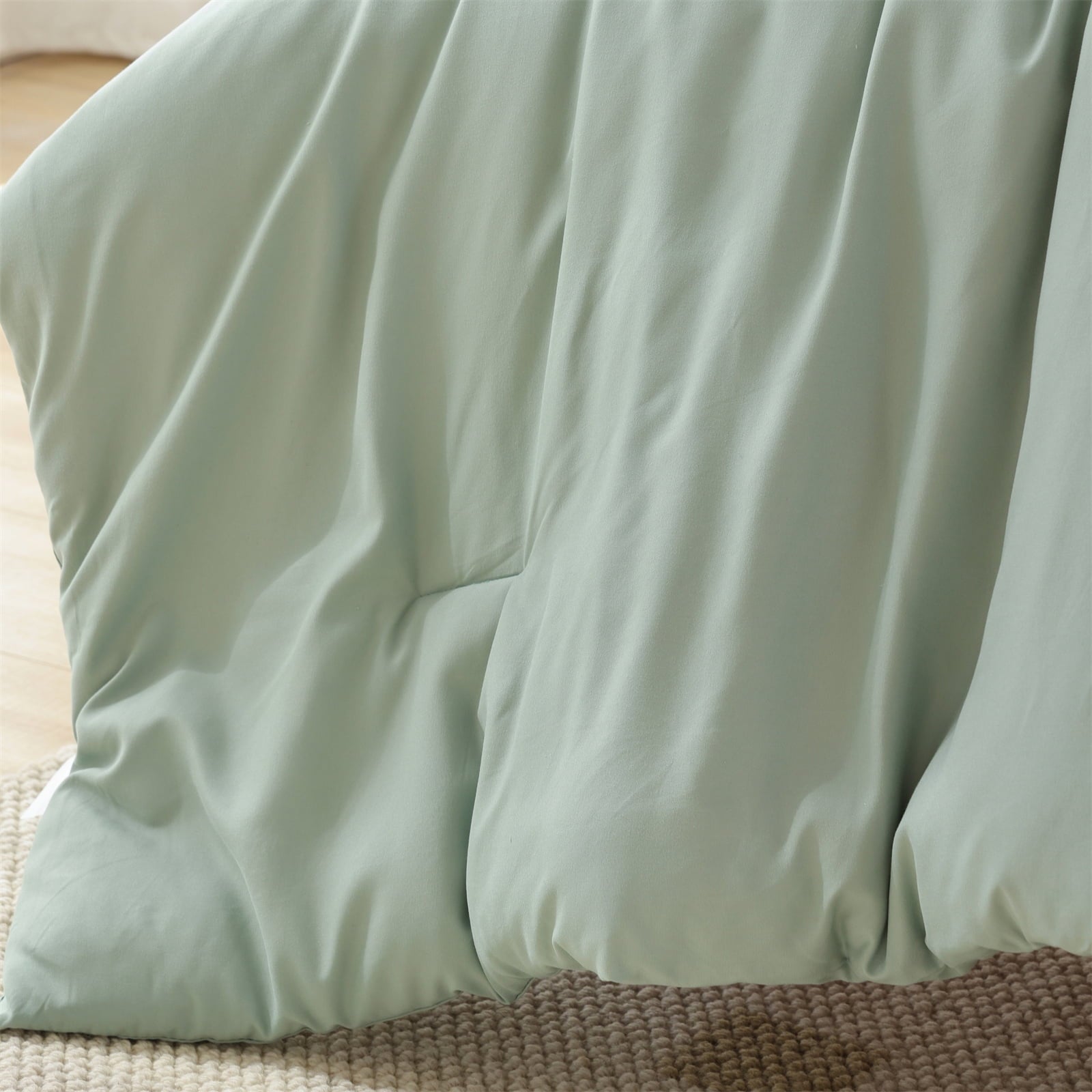 Heavyweight Warmth Queen Comforter Set For Adult, 3 Piece Sage Green Comforter Sets & Bedding For All Season - Hypoallergenic Ultra-Fluffy Quilt for Winter Detail
