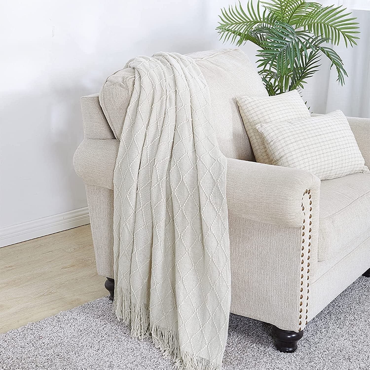 Super Soft Flannel Rhombus Beige Throw Blanket, Soft and Lightweight, 50"x 60" - Lightweight Plush Warm Blanket for All Seasons Detail