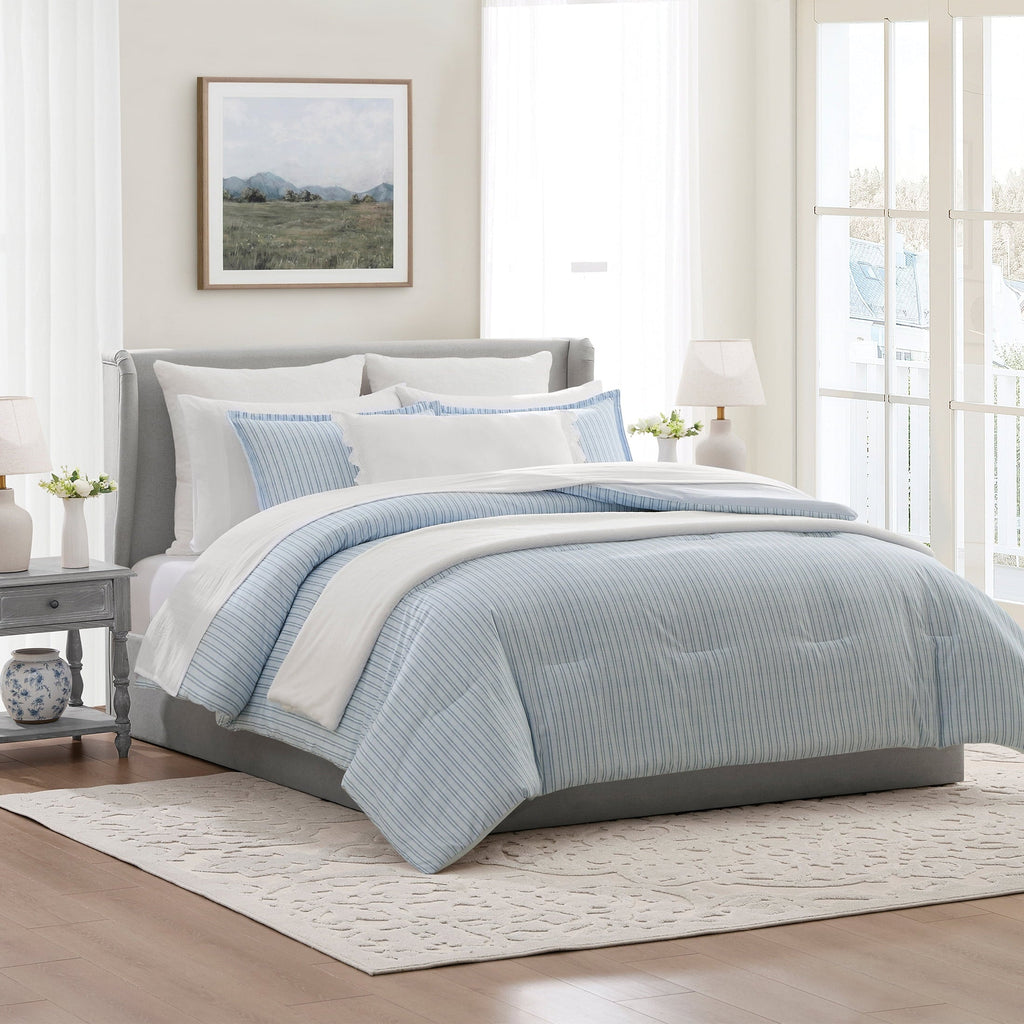 Luxurious Quilted Stripe 11-Piece Comforter Set with Sheets, Blue, Queen - Cloud-Like Soft Lightweight Bed Comforter Detail
