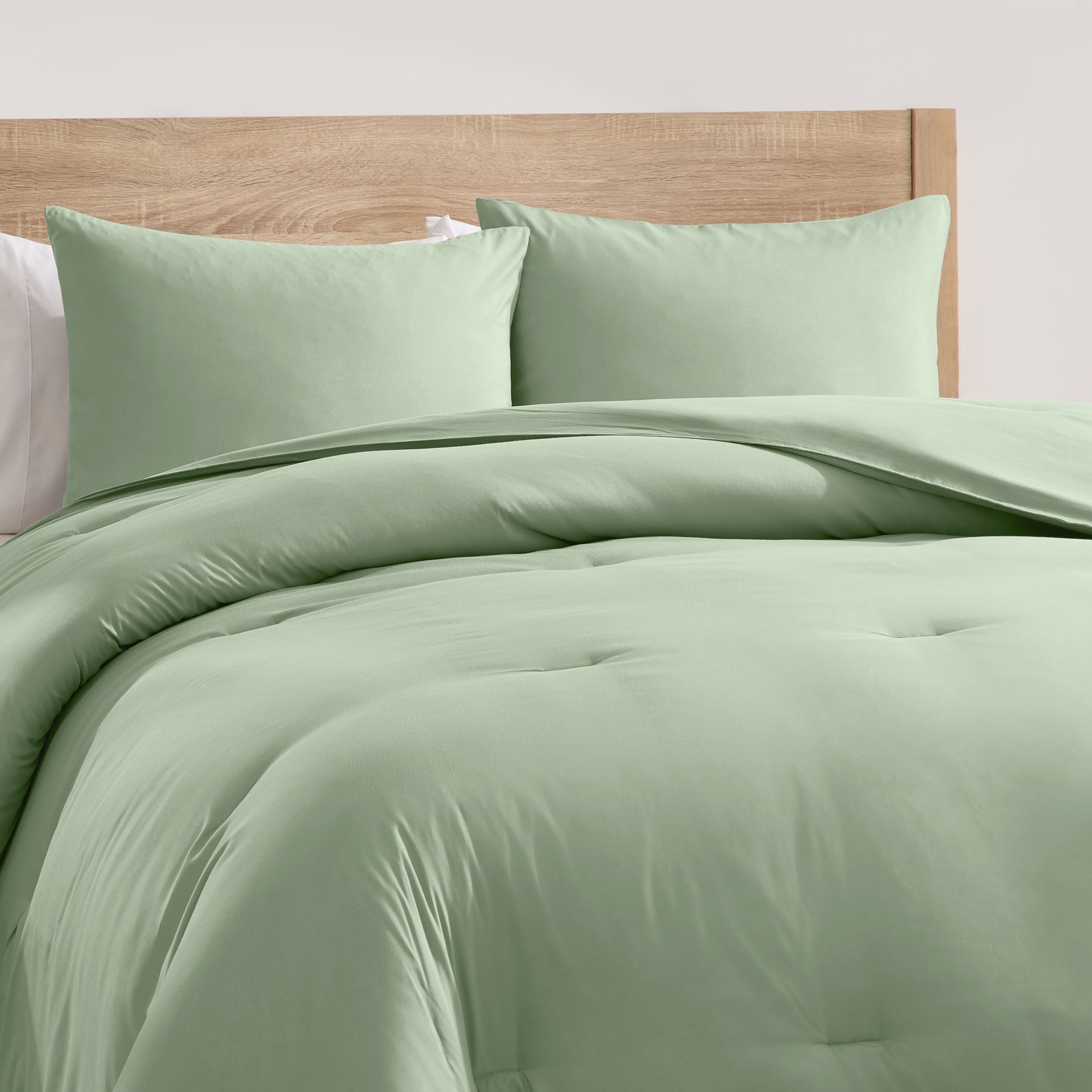 Luxurious Quilted Comforter Sets, All Season Lightweight Solid Queen Comforter Set, 3-Pc Bedding Sets, Sage Green - Hypoallergenic Ultra-Fluffy Quilt for Winter Detail