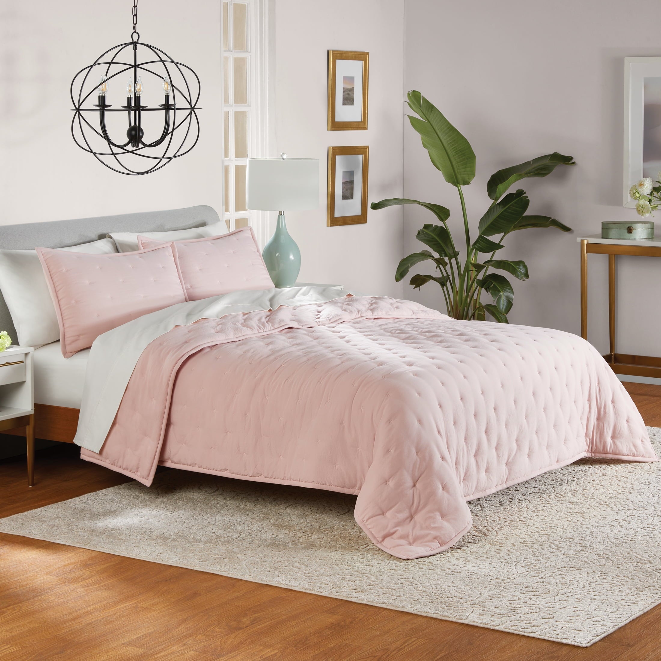 Luxurious Quilted Full/Queen Comforter Set, Super Soft & Embroidered, 3-Piece, Pink - Cloud-Like Soft Lightweight Bed Comforter Detail