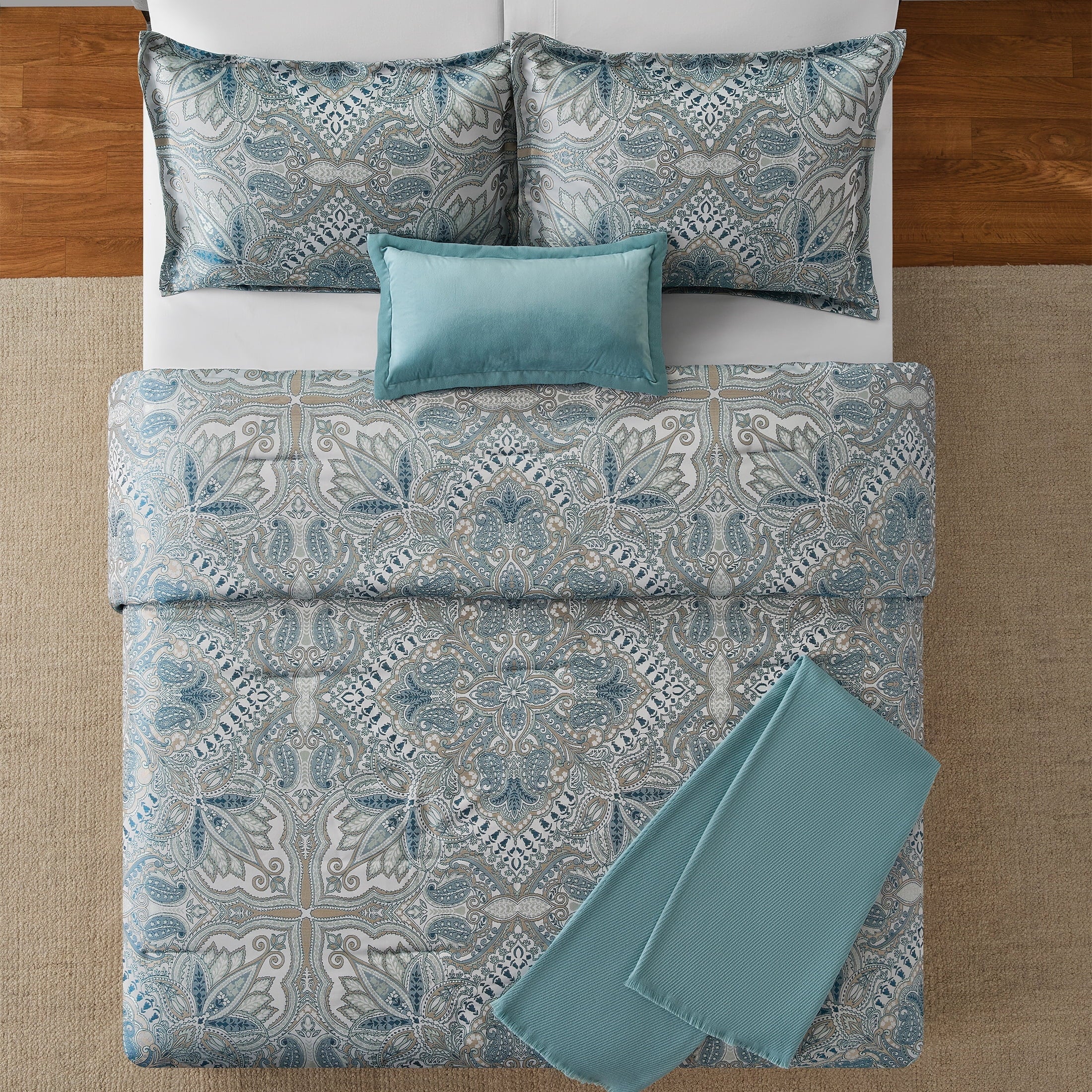 Heavyweight Warmth Full/Queen Comforter Set, All-Season, 5-Piece, Teal Jacquard Medallion - All-Season Down Alternative Comforter Insert Detail
