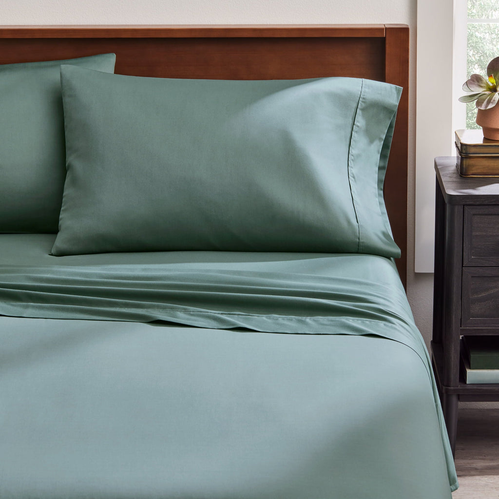 Ultra-Soft 4-Piece 300 Thread Count Green Ash Cotton Sateen Bed Sheet Set, Cali King - Breathable Egyptian Cotton Flat & Fitted Sheets Detail